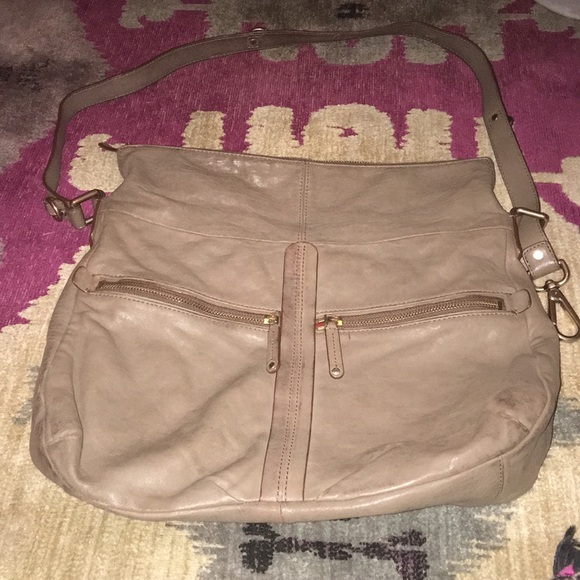 Banana Republic Handbags - Banana Republic crossbody